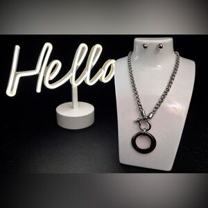 Silver and Black Chain Necklace with Silver round earrings. New.